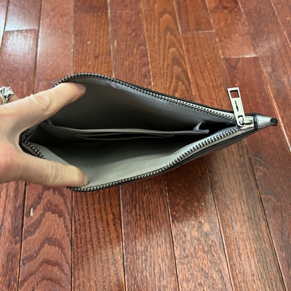 ❌ DONATED A new day champagne clutch / wristlet - Picture 4 of 9